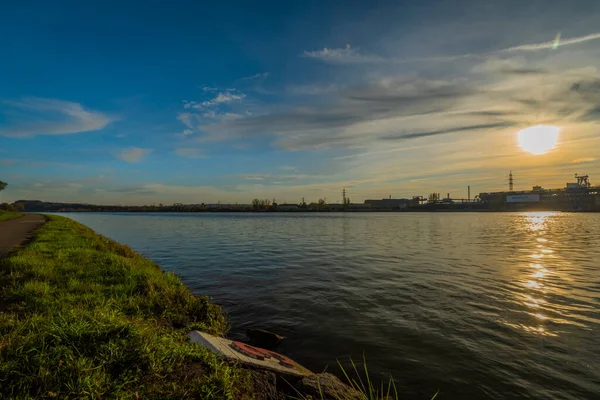 Dunaj Poblíž Města Linec Podzimním Západu Slunce Barevný Večer — Stock fotografie