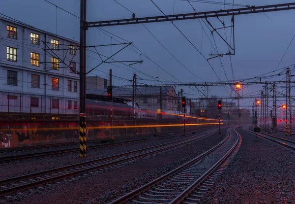 Visa Prag Liben Järnvägsstation Blöt Regnig Kväll — Stockfoto