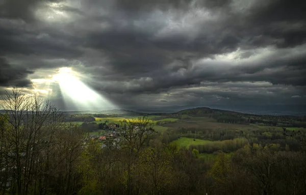 Blick Von Der Burgruine Andelska Hora Dorf Frühling Dunklen Abend — Stockfoto
