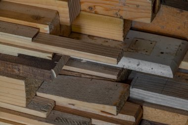 Czech 'teki eski ahşap kulübenin içi tipik bir dağ kulübesi.