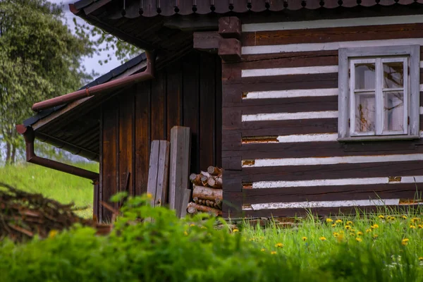 Old Wooden Typical Mountain Cottage Roprachtice Village Spring Day — Stock Photo, Image