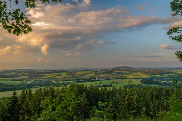 Blick Vom Scheibenberg Mit Aussichtsturm Mitten Sommer — Stockfoto
