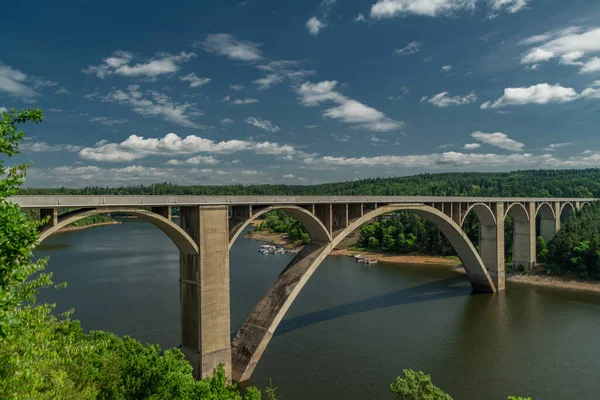 Vista Perto Ponte Podolsky Verão Dia Quente Ensolarado Sul Boêmia Imagem De Stock