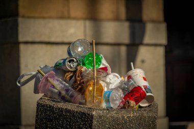 Prag CZ 08 11 2023 'te yaz aylarında sermaye yürüyüşü.