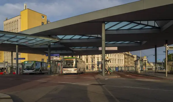 Busbahnhof Başkentin Bir Bölümünde Sıcak Bir Yaz Sabahı Wien Austria — Stok fotoğraf