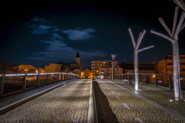 River Becva kışın kar olmadan Prerov CZ 01 24 2024 'te