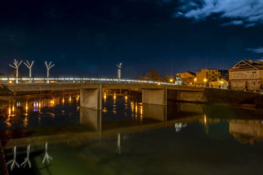 River Becva kışın kar olmadan Prerov CZ 01 24 2024 'te