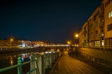 River Becva kışın kar olmadan Prerov CZ 01 24 2024 'te