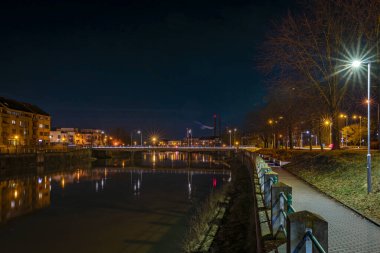 River Becva kışın kar olmadan Prerov CZ 01 24 2024 'te