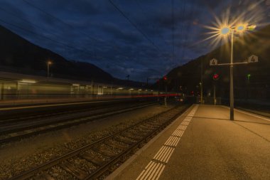 Taze bahar renkleri istasyonu Tuğla İsviçre 05: 12 2024