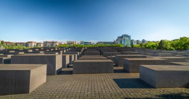 Denkmal kürk ermordeten Juden Europas anıtı Berlin 'de yaz akşamında öldü. 06 09 2024