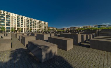 Denkmal kürk ermordeten Juden Europas anıtı Berlin 'de yaz akşamında öldü. 06 09 2024