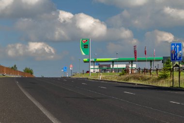 Cinovec CZ 'de yaz sıcak akşamında bulgular. 06 23 2024