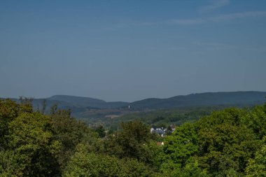 Pribram CZ 09 06 2024 'te yaz aylarında Bohemya' nın merkezi için güneşli bir gün.