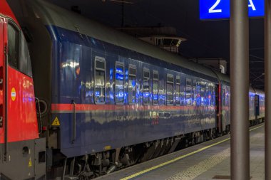 Graz 'dan Berlin' e gece treni Graz Avusturya 02 01 2025 istasyonunda.