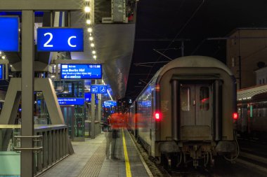 Graz 'dan Berlin' e gece treni Graz Avusturya 02 01 2025 istasyonunda.