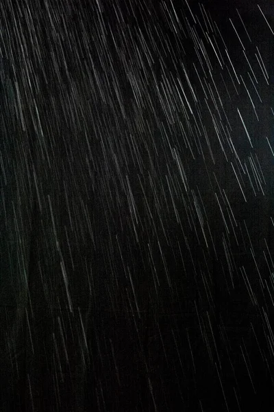 Pioggia Sfondo Nero — Foto Stock