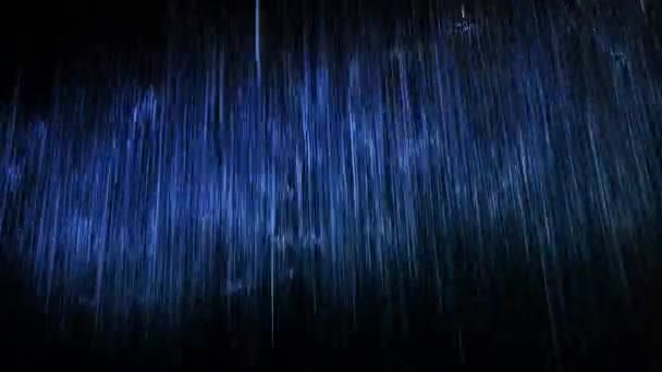 Siyah Arkaplana Düşen Yağmurun Görüntülerini Döngü Halinde Göster — Stok video