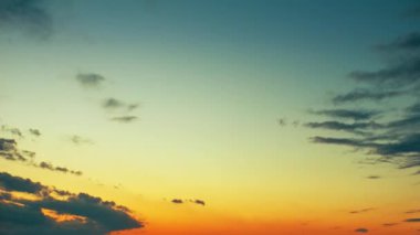 bulutlar gökyüzünde hareket video