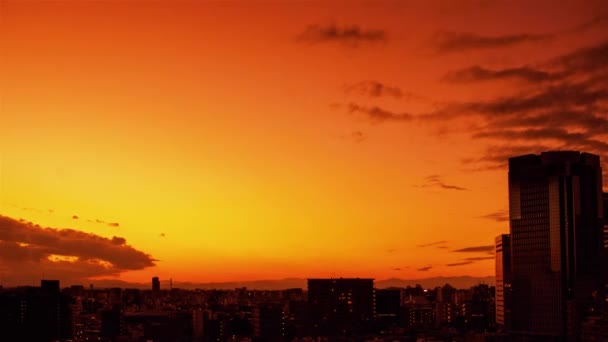 Video Van Hemel Wolken Stad Gebouwen Nachtzicht Vanaf Zonsondergang — Stockvideo
