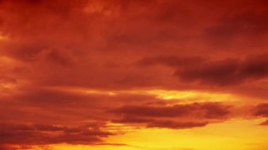 bulutlar gökyüzünde hareket video