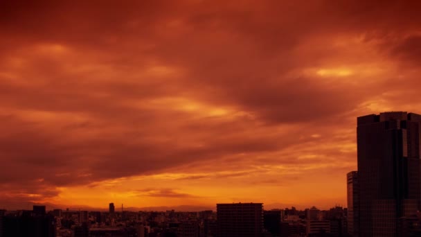 Vídeo Del Cielo Nubes Pueblos Edificios Desde Día Hasta Atardecer — Vídeos de Stock