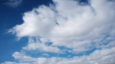 bulutlar gökyüzünde hareket video