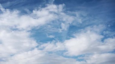 bulutlar gökyüzünde hareket video