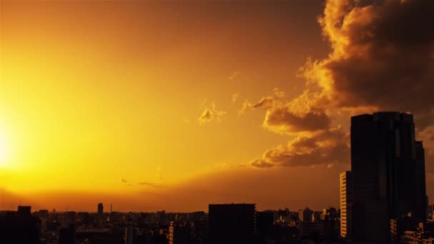 Video Del Cielo Nubes Ciudad Edificios Vista Nocturna Desde Atardecer — Vídeos de Stock