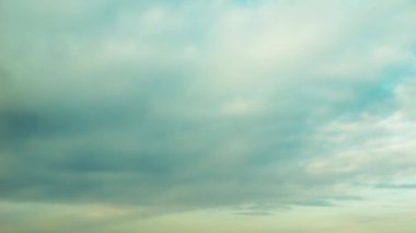 bulutlar gökyüzünde hareket video