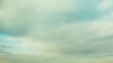 bulutlar gökyüzünde hareket video