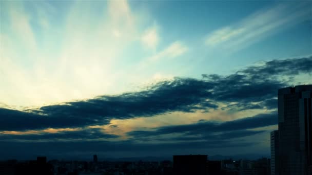Vidéo Ciel Des Nuages Des Villes Des Bâtiments Jour Coucher — Video