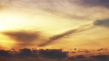 bulutlar gökyüzünde hareket video