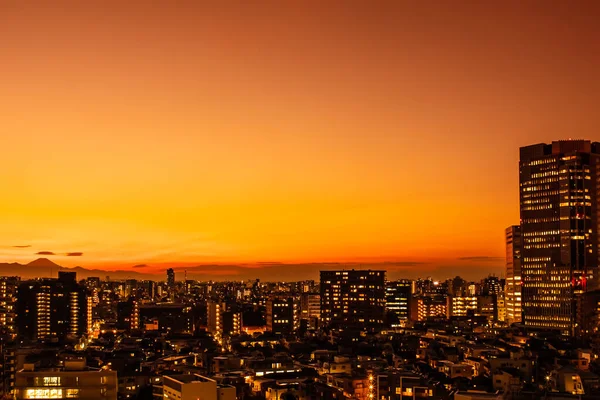 城市和建筑物的图像 日落后的夜景 — 图库照片