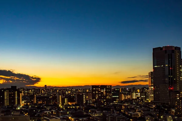 Bilder Himmel Moln Stad Och Byggnader Nattutsikt Från Solnedgången — Stockfoto