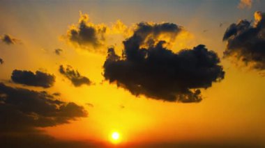 bulutlar gökyüzünde hareket video