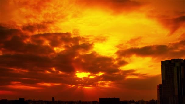 Video Cielo Nuvole Città Edifici Vista Notturna Dal Tramonto — Video Stock