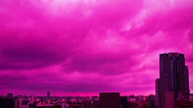 Gökyüzü, bulutlar, şehir ve binalar, fırtınalı gündüz görüntüleri