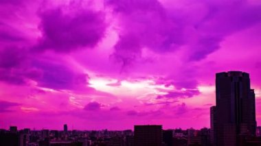 Gökyüzü, bulutlar, şehir ve binalar, fırtınalı gündüz görüntüleri