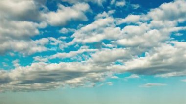 bulutlar gökyüzünde hareket video