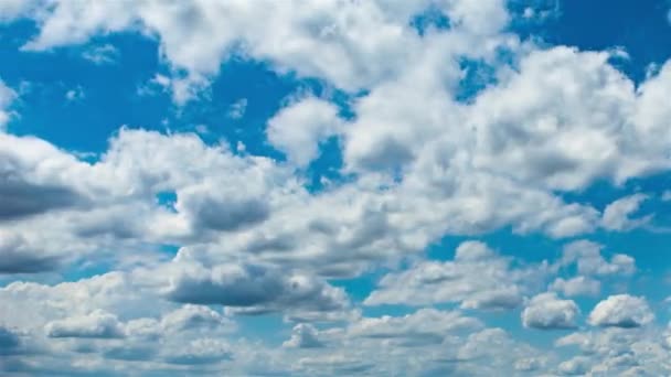 云在天空中移动的视频 — 图库视频影像