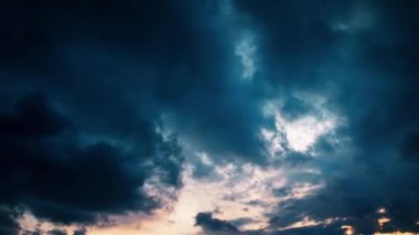bulutlar gökyüzünde hareket video