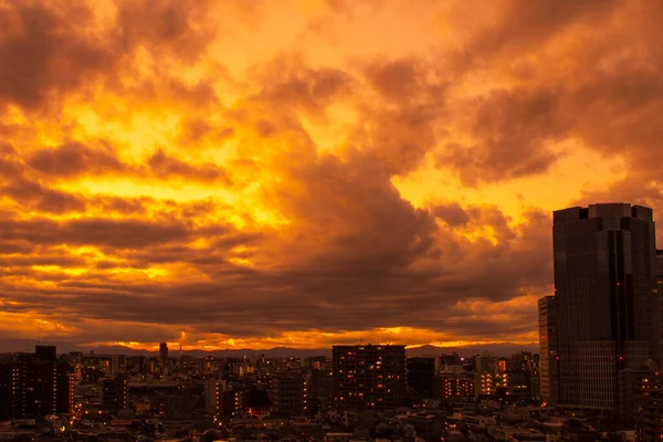 Imágenes Cielo Nubes Ciudad Edificios Desde Día Hasta Atardecer — Foto de Stock