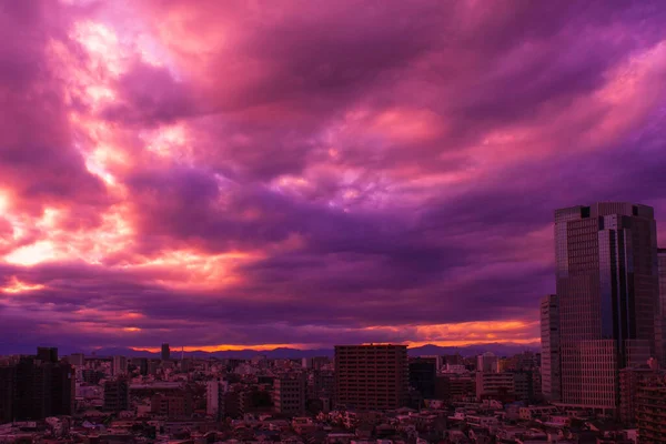 Imágenes Cielo Nubes Ciudad Edificios Desde Día Hasta Atardecer — Foto de Stock