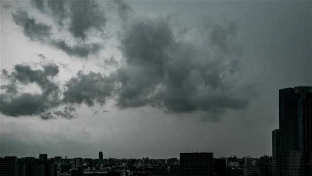Gökyüzü Bulutlar Şehir Binalar Fırtınalı Gündüz Görüntüleri — Stok video