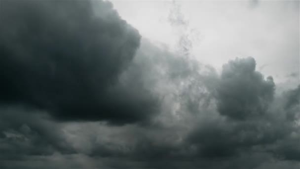 Video Von Wolken Die Sich Himmel Bewegen — Stockvideo