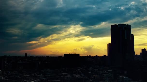 Videó Égről Felhőkről Városokról Épületekről Napnyugtától Napnyugtáig — Stock videók