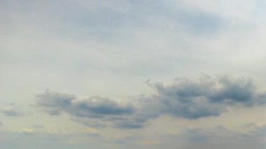bulutlar gökyüzünde hareket video