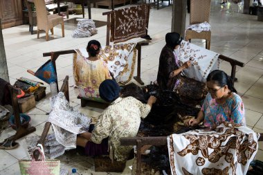 Batik 'in resim süreci Lasem, Central Java, Endonezya' da. 5 Kasım 2022