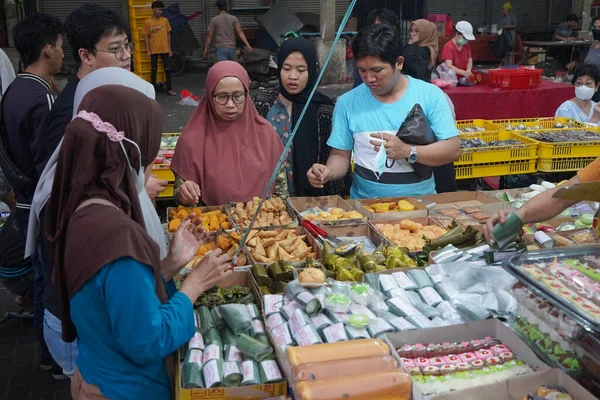 2022年11月13日 早朝のケーキ市場 インドネシアのジャカルタ中央部 パサール ストリートフォト — ストック写真